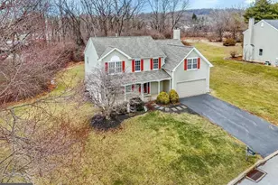 258 Thornridge Dr, Thorndale, PA 19372 - Photo 2