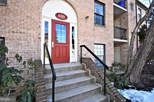 613 Washington Pl, Chesterbrook, PA 19087 - Photo 2