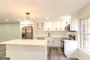 293 Valley Stream Ln, Chesterbrook, PA 19087 - Photo 4