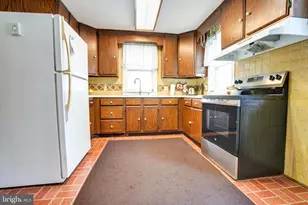 535 Valley Park Rd, Phoenixville, PA 19460 - Photo 2