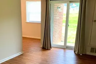 2402 Pond View Dr, West Chester, PA 19382 - Photo 2