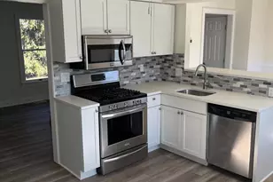 115 Carrie Ln, Phoenixville, PA 19460 - Photo 2