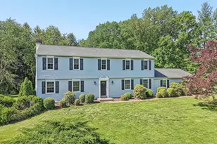 114 Sylvan Dr, Pottstown, PA 19465 - Photo 2