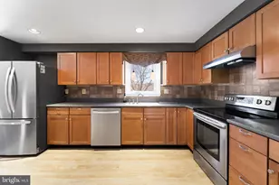 1354 Ridgeview Cir, Downingtown, PA 19335 - Photo 4