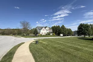 102 Haven Cir, Coatesville, PA 19320 - Photo 2