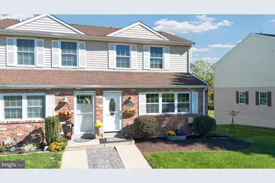 560 Lancaster Court, Downingtown, PA 19335 - Photo 2