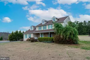 1525 Melville Dr, Pottstown, PA 19465 - Photo 2