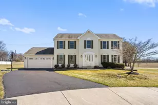 46 Quail Cir, Spring City, PA 19475 - Photo 2