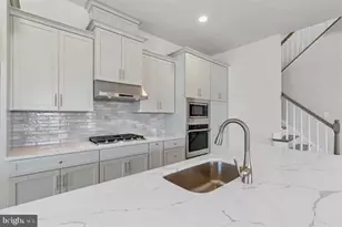 636 Appaloosa Rd, Downingtown, PA 19335 - Photo 2