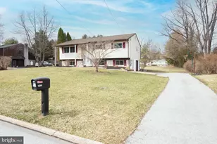 1330 Ridgeview Dr, Phoenixville, PA 19460 - Photo 2