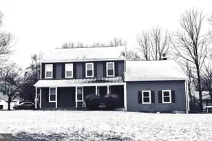 393 Clover Ct, West Grove, PA 19390 - Photo 2