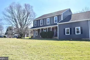 393 Clover Ct, West Grove, PA 19390 - Photo 1