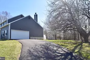 393 Clover Ct, West Grove, PA 19390 - Photo 12