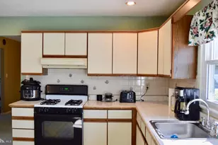 393 Clover Ct, West Grove, PA 19390 - Photo 16