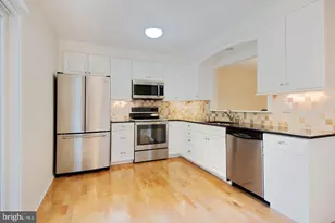 46 Stonehurst Ct, Chesterbrook, PA 19087 - Photo 4