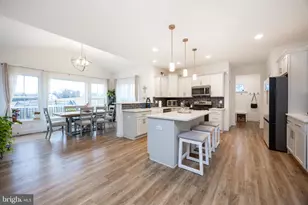 25 S Brick Ln, Elverson, PA 19520 - Photo 4