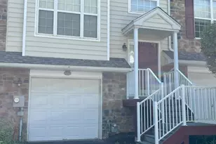 225 Yorktown Ct, Malvern, PA 19355 - Photo 2