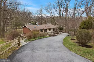 610 Arlyn Cir, Wayne, PA 19087 - Photo 2