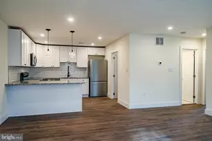 21 Gay St, Phoenixville, PA 19460 - Photo 2