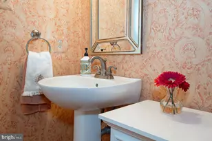 48 Longview Cir, Berwyn, PA 19312 - Photo 10