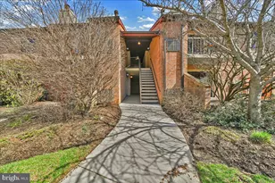 76 Le Forge Ct, Chesterbrook, PA 19087 - Photo 2