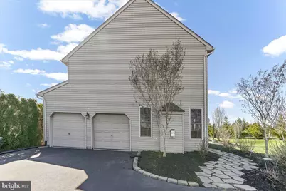 33 Bandon Circle, West Grove, PA 19390 - Photo 2