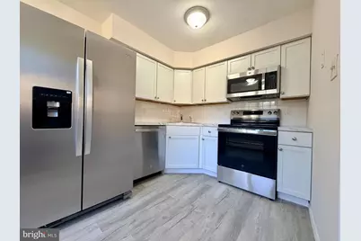 335 E Lancaster Avenue #B-14, Downingtown, PA 19335 - Photo 4