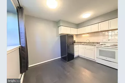 335 E Lancaster Avenue #E-5, Downingtown, PA 19335 - Photo 2