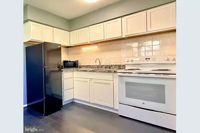 335 E Lancaster Avenue #E-5, Downingtown, PA 19335 - Photo 2