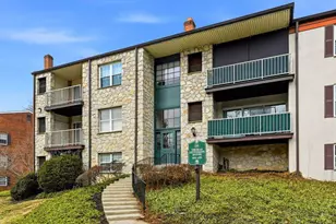 421 Drummers Ln, Wayne, PA 19087 - Photo 2