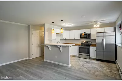 335 E Lancaster Avenue #E4, Downingtown, PA 19335 - Photo 2