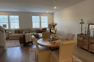 137 Four Leaf Dr, Downingtown, PA 19335 - Photo 4