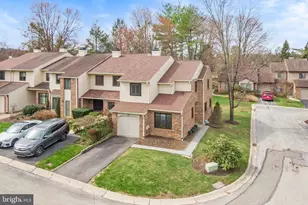 306 Hanover Ct, Tredyffrin, PA 19087 - Photo 2