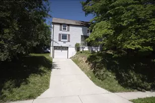 35 Eastwood Rd, Berwyn, PA 19312 - Photo 2