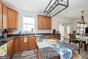 310 W 8th Ave, Parkesburg, PA 19365 - Photo 8