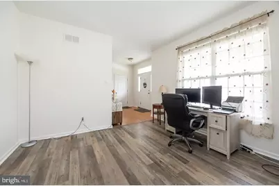 310 W 8th Avenue, Parkesburg, PA 19365 - Photo 4