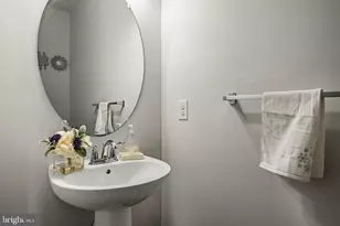 25 N Tompkins Square, Downingtown, PA 19335 - Photo 16