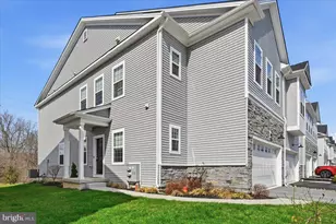 279 Red Leaf Ln, Exton, PA 19341 - Photo 2