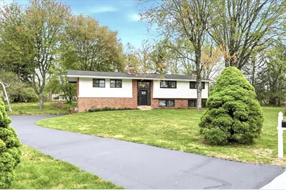 877 E Philip Drive, Phoenixville, PA 19460 - Photo 2