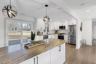 877 E Philip Dr, Phoenixville, PA 19460 - Photo 4