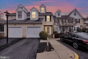 1302 Coventry Pointe Ln, Pottstown, PA 19465 - Photo 2