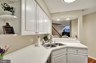 1302 Coventry Pointe Ln, Pottstown, PA 19465 - Photo 10