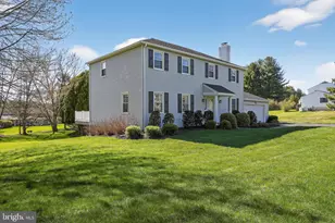 606 Londonderry Dr, West Chester, PA 19382 - Photo 2