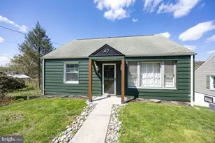 42 Spruce St, Coatesville, PA 19320 - Photo 2