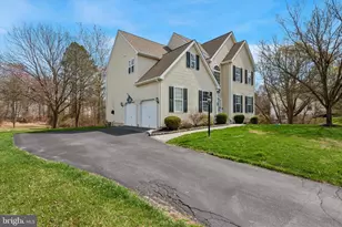 1025 Wiggins Way, West Chester, PA 19380 - Photo 2