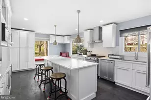 464 Freemont St, Phoenixville, PA 19460 - Photo 2