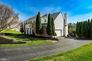 939 Baylowell Dr, West Chester, PA 19380 - Photo 2