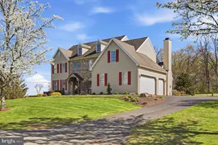 1101 Winchester Ct, Pottstown, PA 19465 - Photo 2