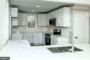 1050 S Keim St, Pottstown, PA 19465 - Photo 2