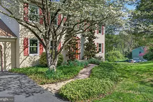 607 Spring Line Dr, West Chester, PA 19382 - Photo 2